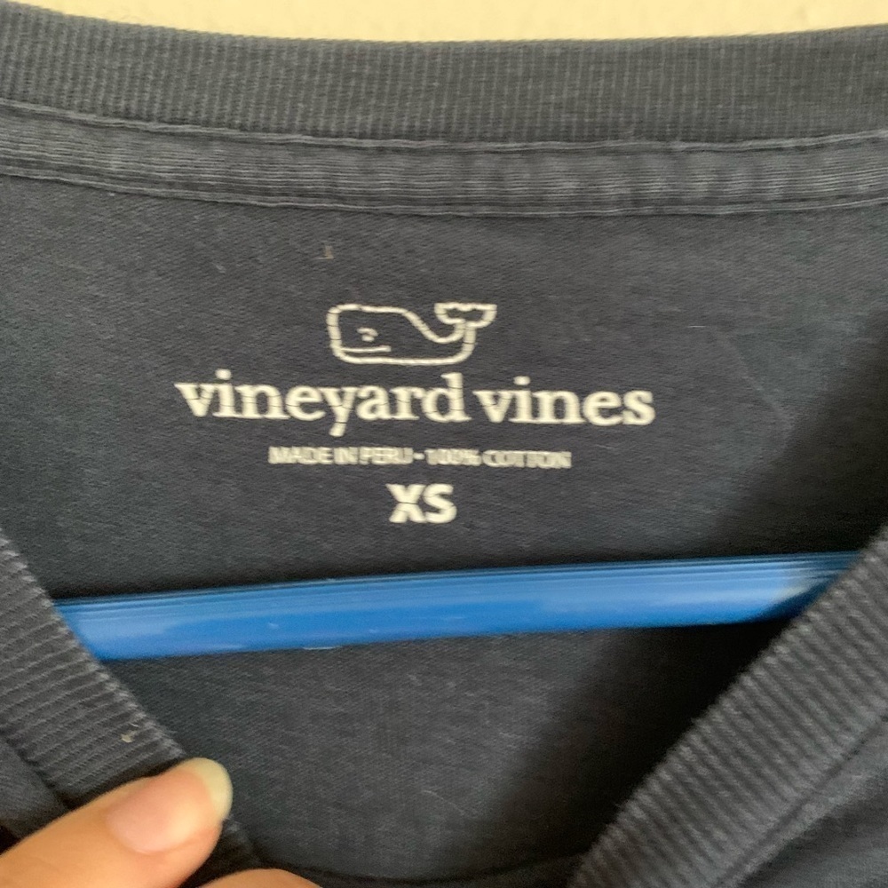 Vineyard Vines Tee size XS - Picture 3 of 5